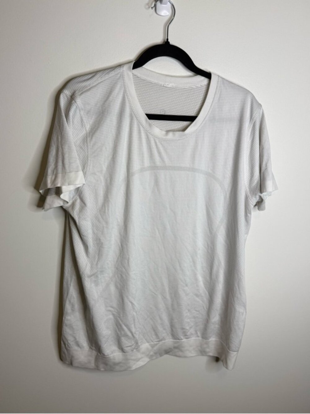 lululemon athletica White Short Sleeve Women's Tee size 14 swiftly